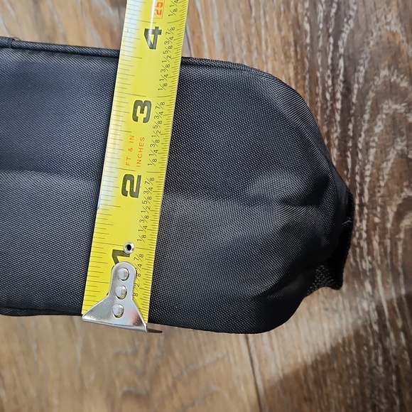 NWOT Basics Black Cosmetic Makeup Toiletry Bag Case - Picture 10 of 11